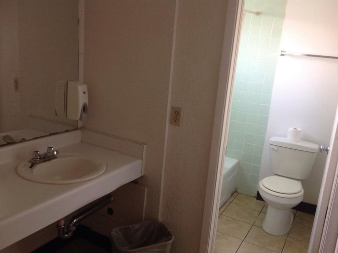 Bathroom 4, Hampton Inn & Suites Amarillo East, Potter