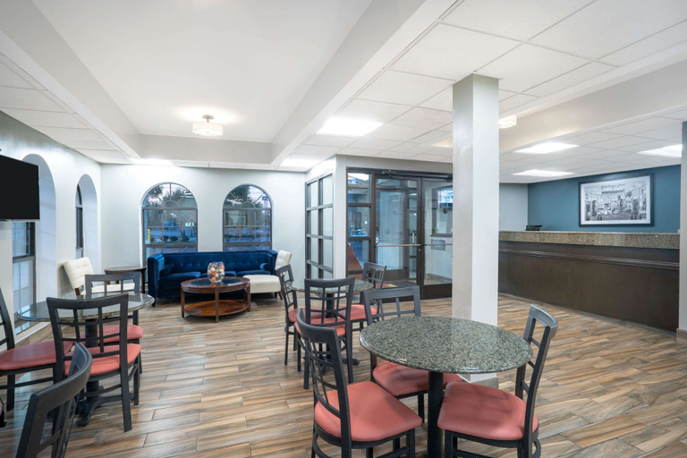 Food & Drinks 5, Super 8 by Wyndham Murfreesboro, Rutherford
