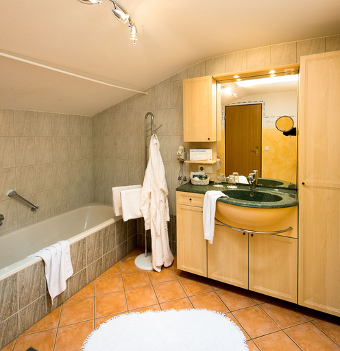 Bathroom 5, Hotel Bärenstüberl, Berchtesgadener Land