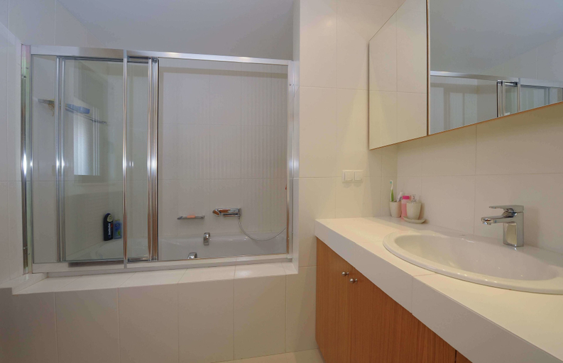 Bathroom 3, Rimondi Jas Villa, Crete