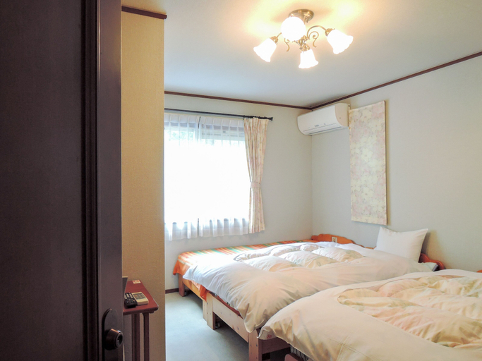 Bedroom 2, pension AKA-TOMBO, Shinshiro