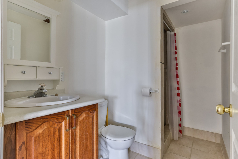 Bathroom 3, QuickStay Lake Simcoe Homestyle Cottage Private Beach, York