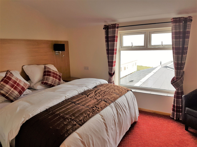Bedroom 5, The Cliff Top Inn Hotel, Norfolk
