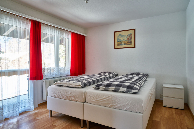 Others 4, Haus City, Visp