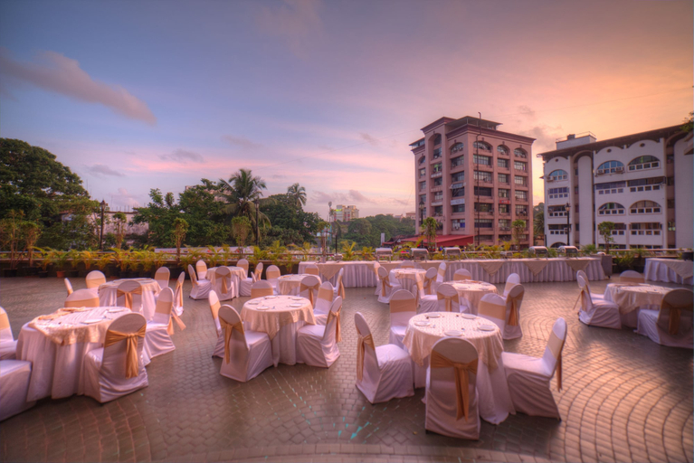Food & Drinks 5, Goldfinch Hotel Mangalore, Dakshina Kannada