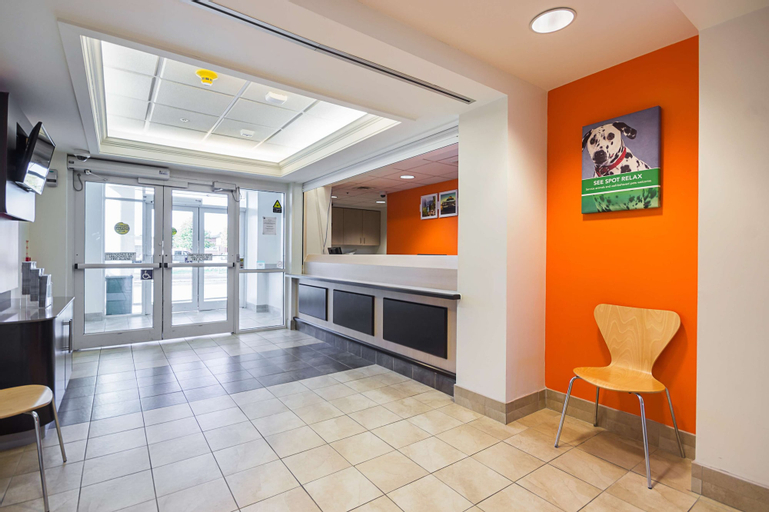 Public Area 2, Motel 6 Whitby, ON - Toronto East, Durham