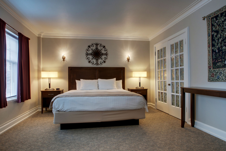 Bedroom 3, The Knickerbocker on the Lake, Milwaukee