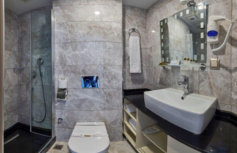 Bathroom 5, Marcello Hotel, Fatih