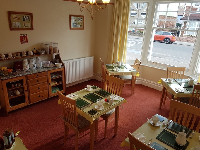 Food & Drinks 4, Montrose Guest House, Somerset