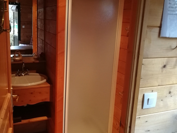 Bathroom, Le Relais de Maufront, Nièvre