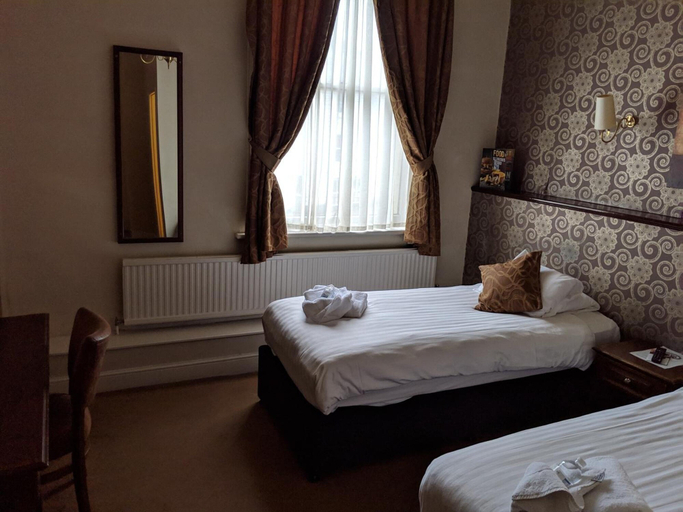 Bedroom 2, White Hart, Andover by Marston's Inns, Hampshire