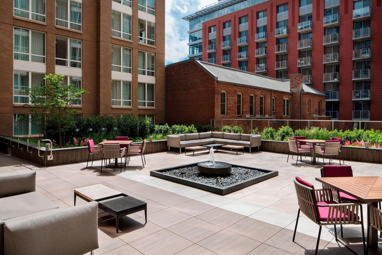 Exterior & Views 2, Courtyard by Marriott Washington Downtown/Convention Center, Washington D.C.