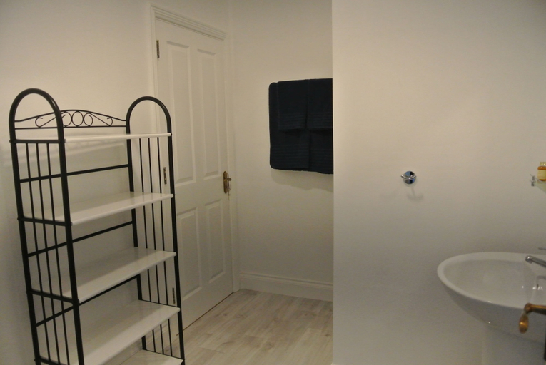 Bathroom 4, Sligo Bay Lodge