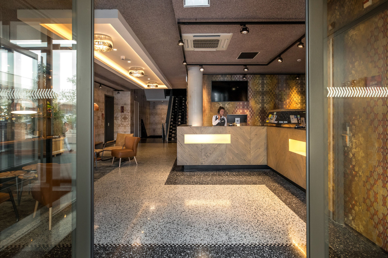 Others 2, Hotel Roermond, Roermond