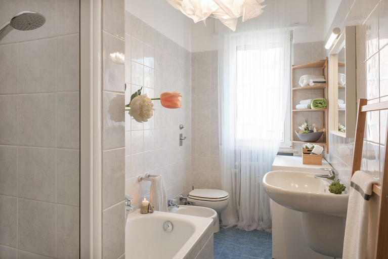 Bathroom 3, Home at Hotel Niguarda Ossola, Milano