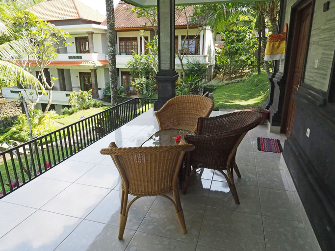 Exterior & Views 30
