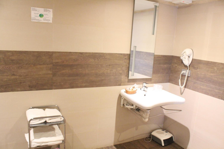 Bathroom 3, Hostal Oianume, Guipúzcoa