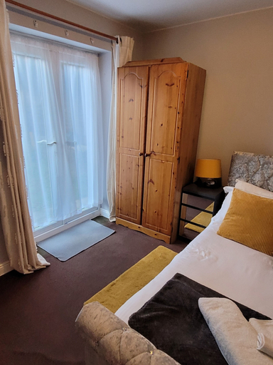 Bedroom 3, 2-bed Apartment, Sleeps 4,on-site Parking, Stockport
