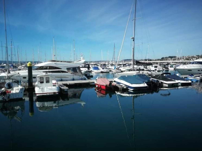 Others 4, Traditional Boat Sleeps 2 With Cafe, Torbay