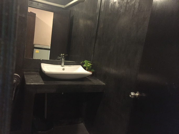 Bathroom 3, Baan Suan Ta Hotel, Ko Phangan