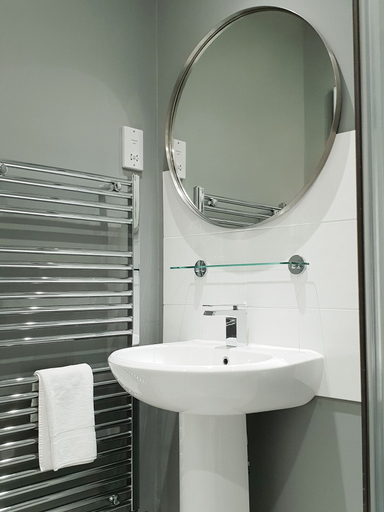 Bathroom 4, Orles Barn, Herefordshire
