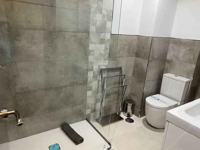 Bathroom, Playamar Beach, Málaga