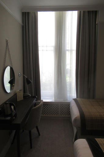 Bedroom 3, Garden Court Hotel, London