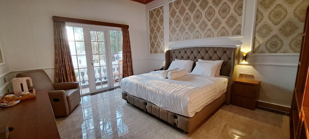 Bedroom 3, Gili Beachfront Suites, Lombok