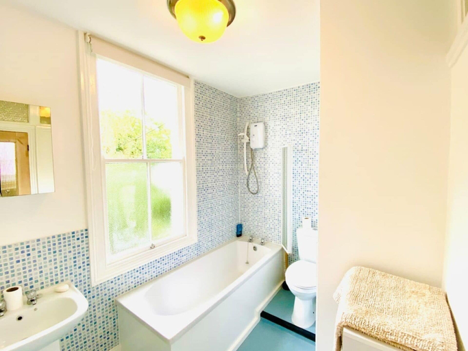 Bathroom, Beachfront Retreat With Panoramic Views Of The Bay, Kent
