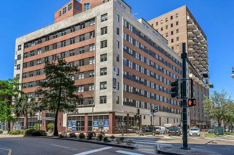Stylish 1BR in California Building, Orleans