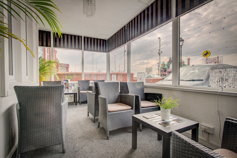 Food & Drinks 5, Windsor Park, Blackpool