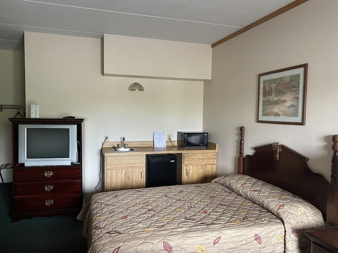 Bedroom 4, Voyageur Inn and Conference Center, Sauk