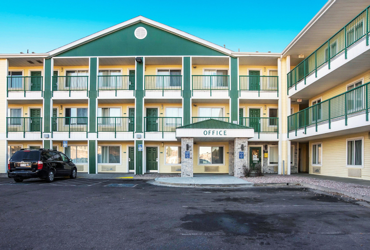 HomeTowne Studios By Red Roof Colorado Springs - Airport, El Paso