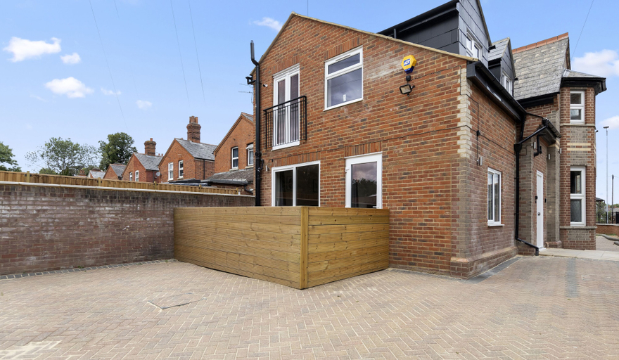 Exterior & Views, Brand New Unique 2 Bedroom Apartment, Wokingham
