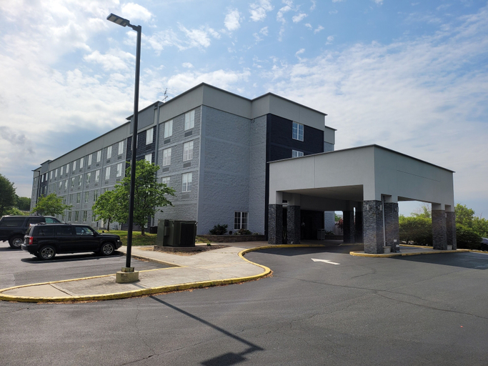 Exterior & Views 2, Comfort Inn & Suites Pottstown PA, Montgomery