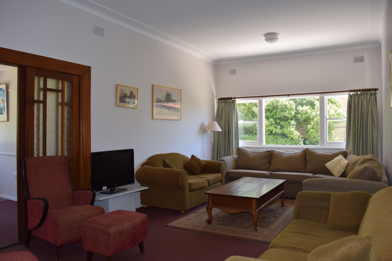 Others 5, Clanwilliam, Blue Mountains