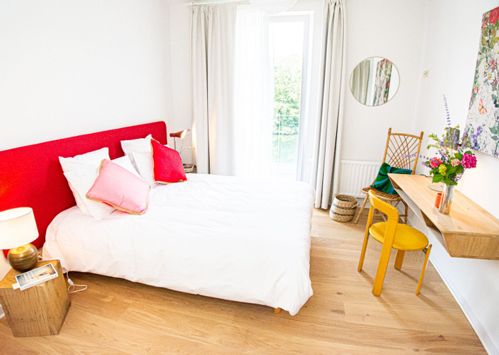Bedroom 1, Les Sorbiers, Namur