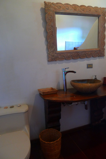 Bathroom 3, Miss Margrit's Guesthouse, Granada