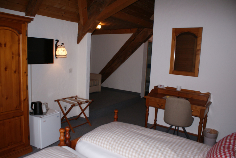 Bedroom 2, Hotel Bären - The Bear Inn, Interlaken