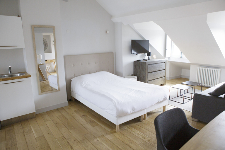 Bedroom 4, Les Apparts de l'Oncle Louis, Yvelines