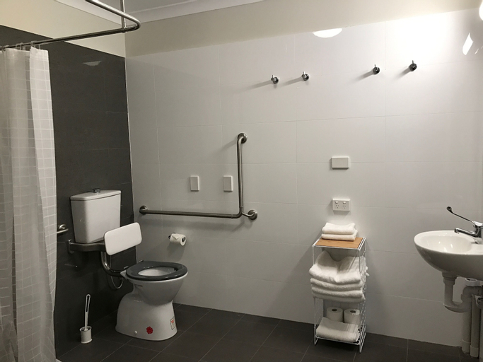 Bedroom 4, Gallery Hotel, Cockburn