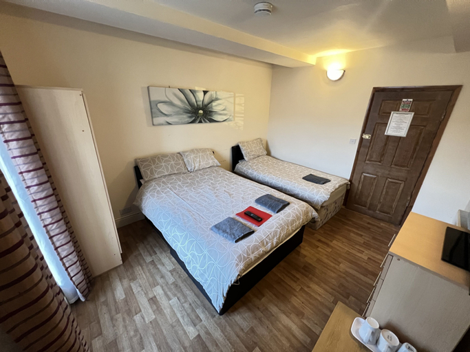 Bedroom 2, The old post office hotel, Calderdale