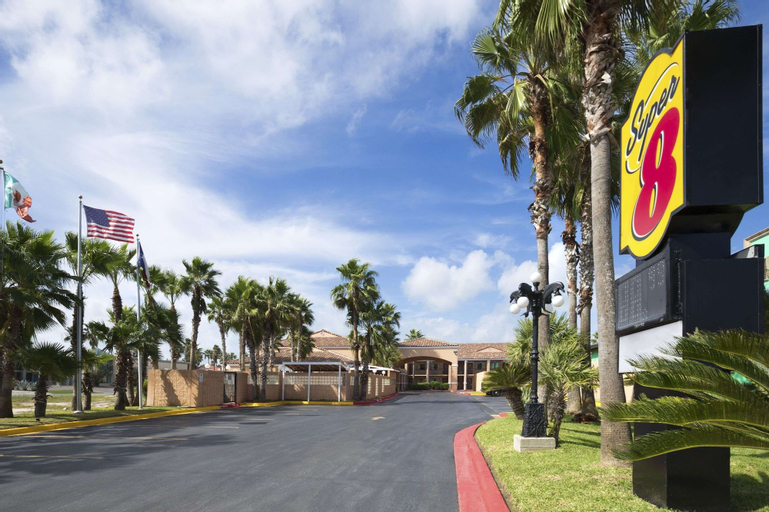 Super 8 by Wyndham South Padre Island, Cameron