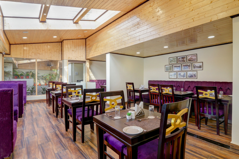 Food & Drinks 5, Sumitel Hotel 500 meters from Mall Road, Darjiling