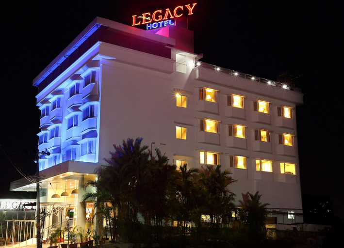 Exterior & Views