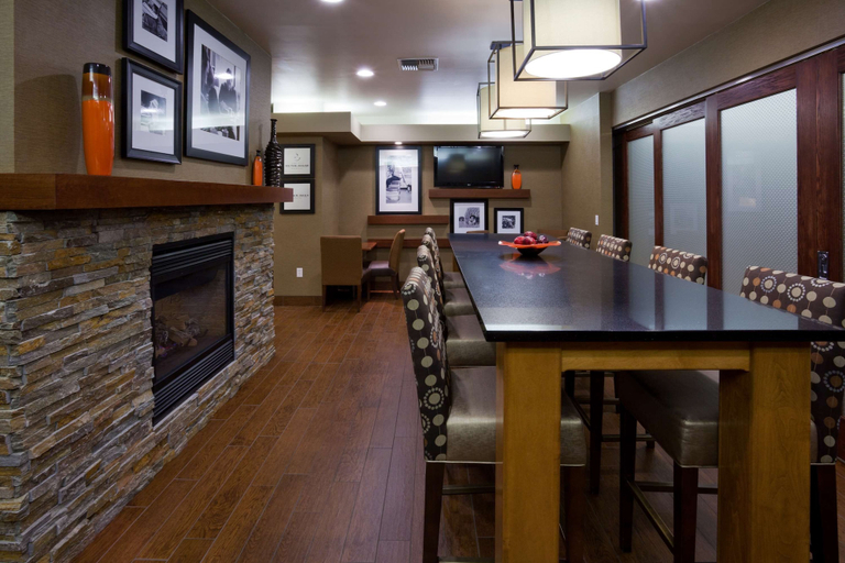 Others 5, Hampton Inn Mitchell, Davison