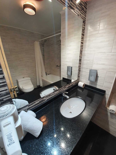Bathroom 5, Yachting Hotel Quintero, Valparaíso