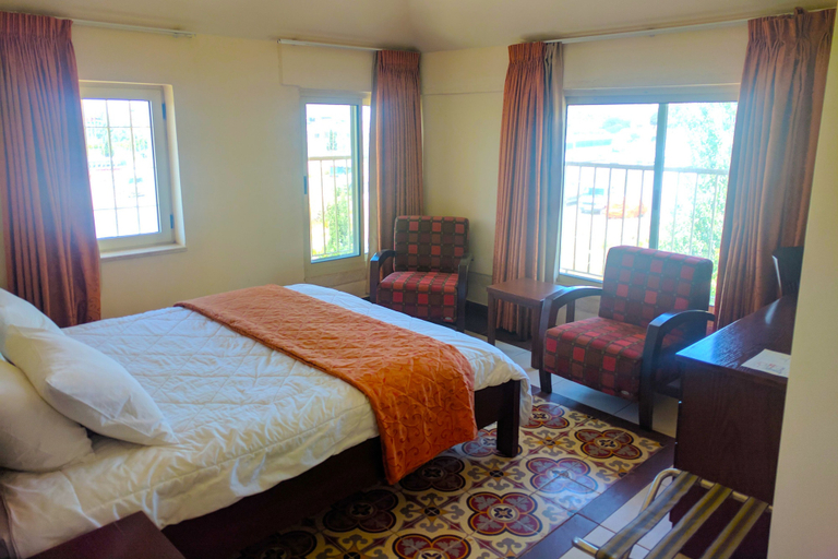 Bedroom 5, Alhambra Palace Hotel Suites - Ramallah, Ramallah and Al-Bireh