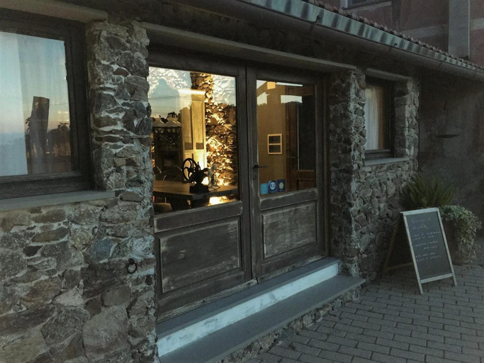 Exterior & Views 2, Agriturismo Gocce di Luna, Savona