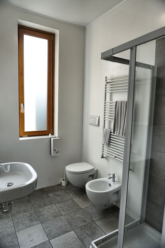 Bathroom, Lazy Bee Camping Village, Aosta